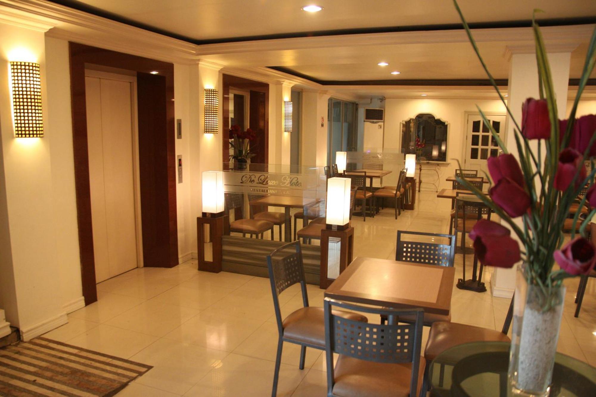 De Luxe Hotel Cagayan de Oro Buitenkant foto