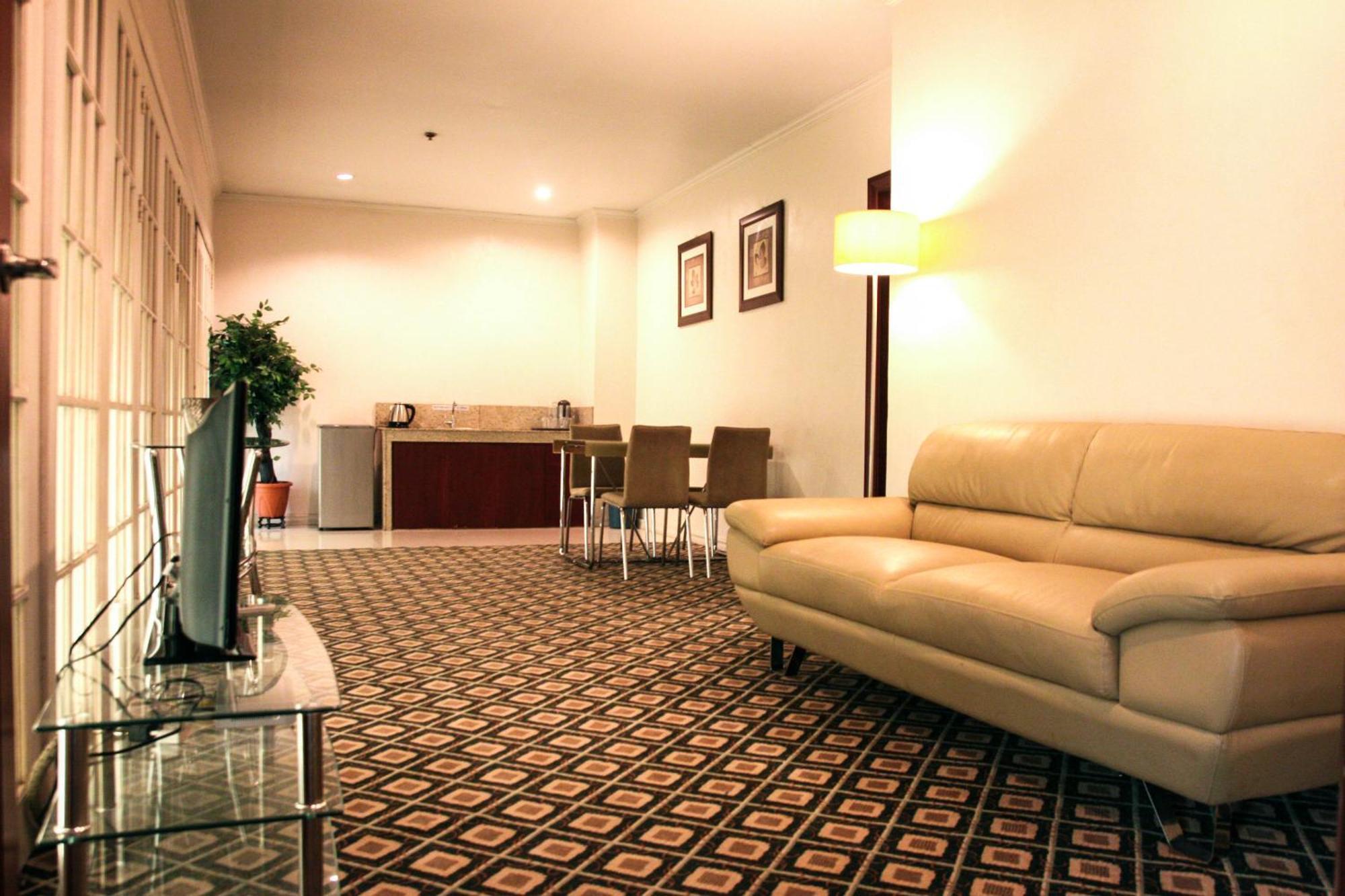 De Luxe Hotel Cagayan de Oro Buitenkant foto